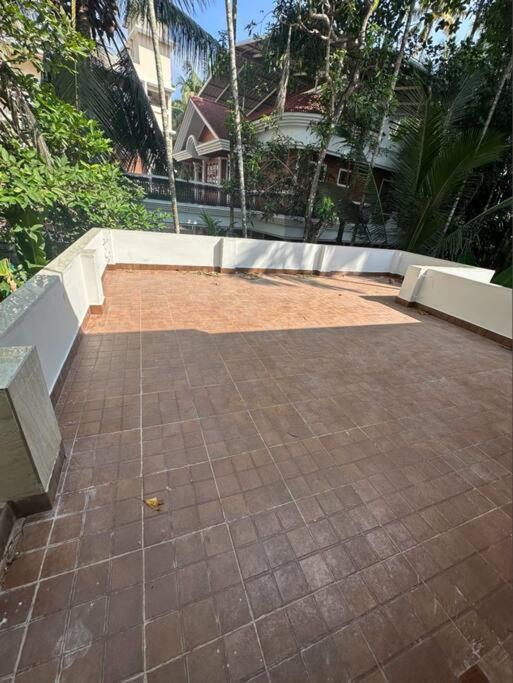 Home At Guruvayur 2 Ac Room,1 Single Bed,Kitchen Exterior photo