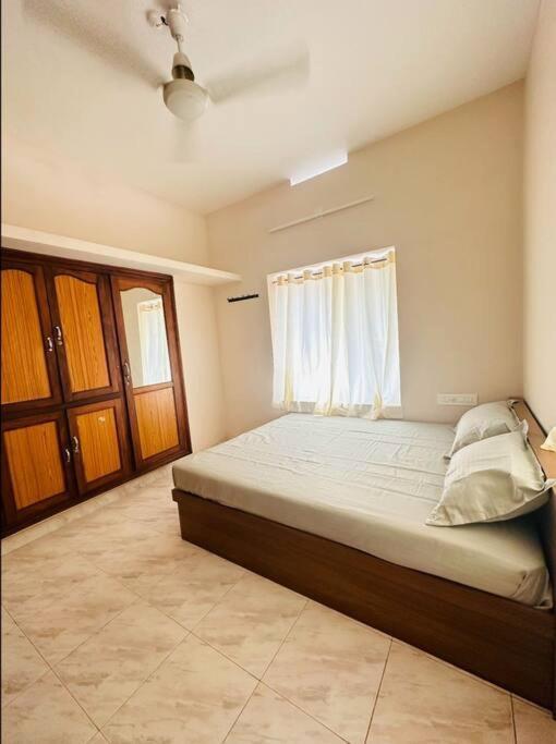 Home At Guruvayur 2 Ac Room,1 Single Bed,Kitchen Exterior photo