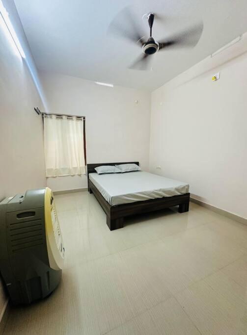 Home At Guruvayur 2 Ac Room,1 Single Bed,Kitchen Exterior photo