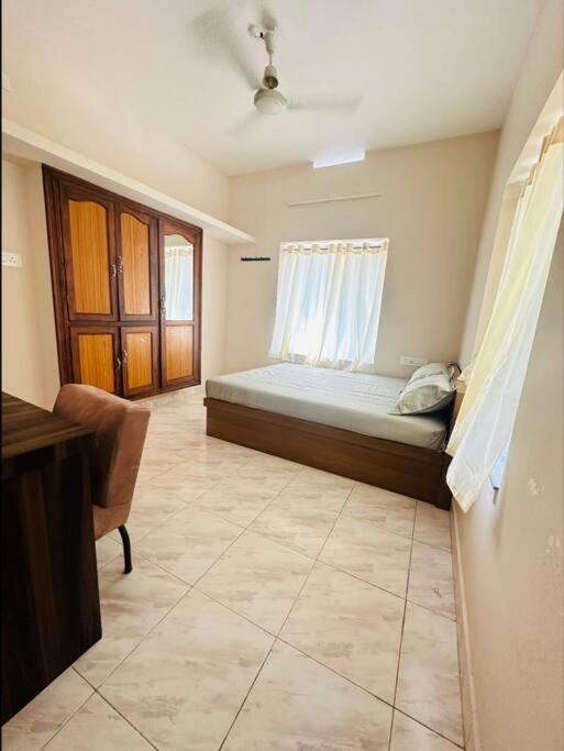 Home At Guruvayur 2 Ac Room,1 Single Bed,Kitchen Exterior photo